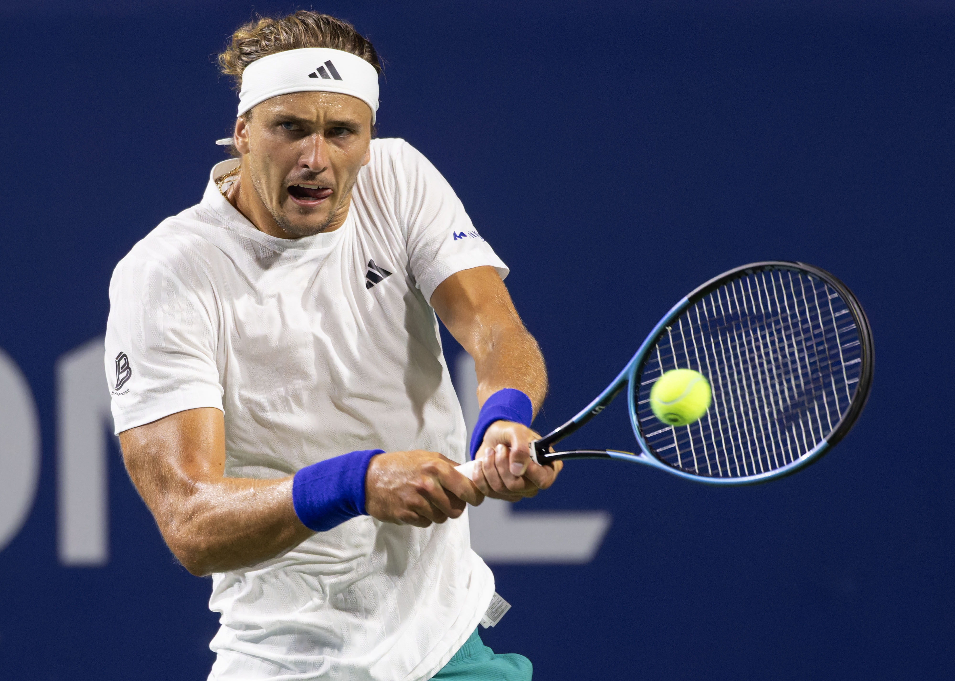 欧洲网球队完胜西班牙网球队，兹维列夫统治全场