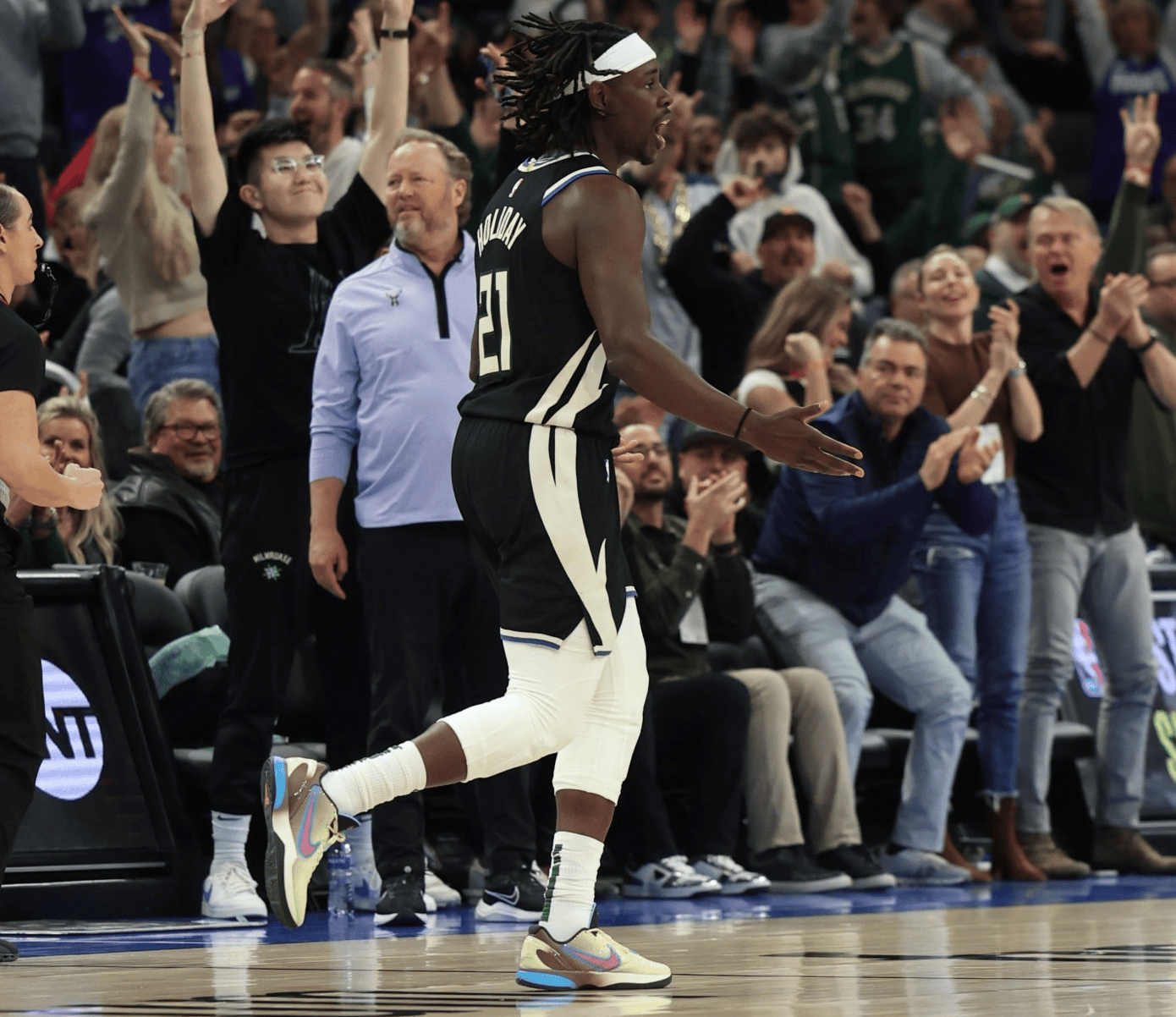 开云体育官网-包含TL翻盘100T，Canyon线上压制力十足激烈交锋四强赛，锁定晋级资格的词条