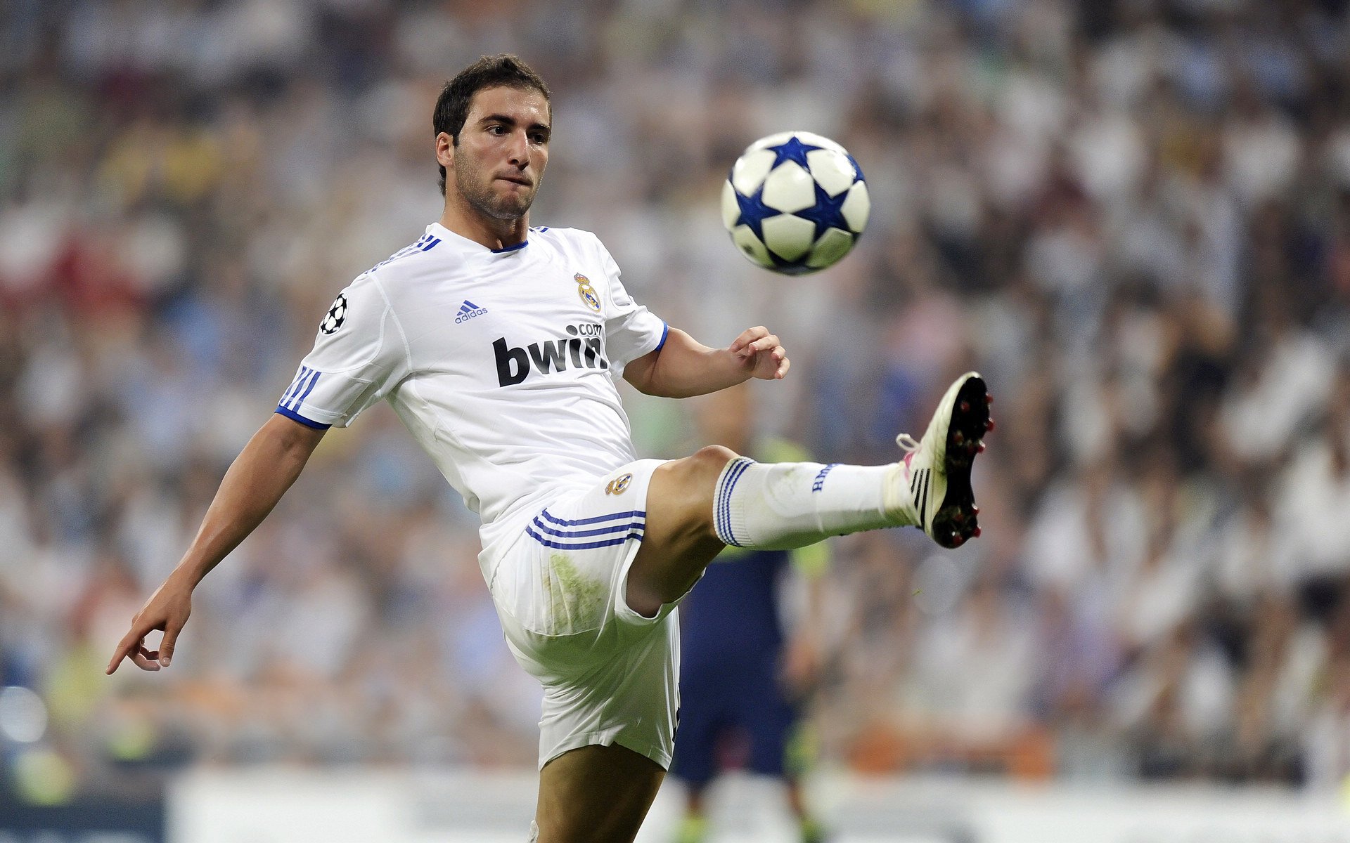 开云官网-德国战车碾过天蓝军团，基米希的大脑与铁肺定义新时代中场