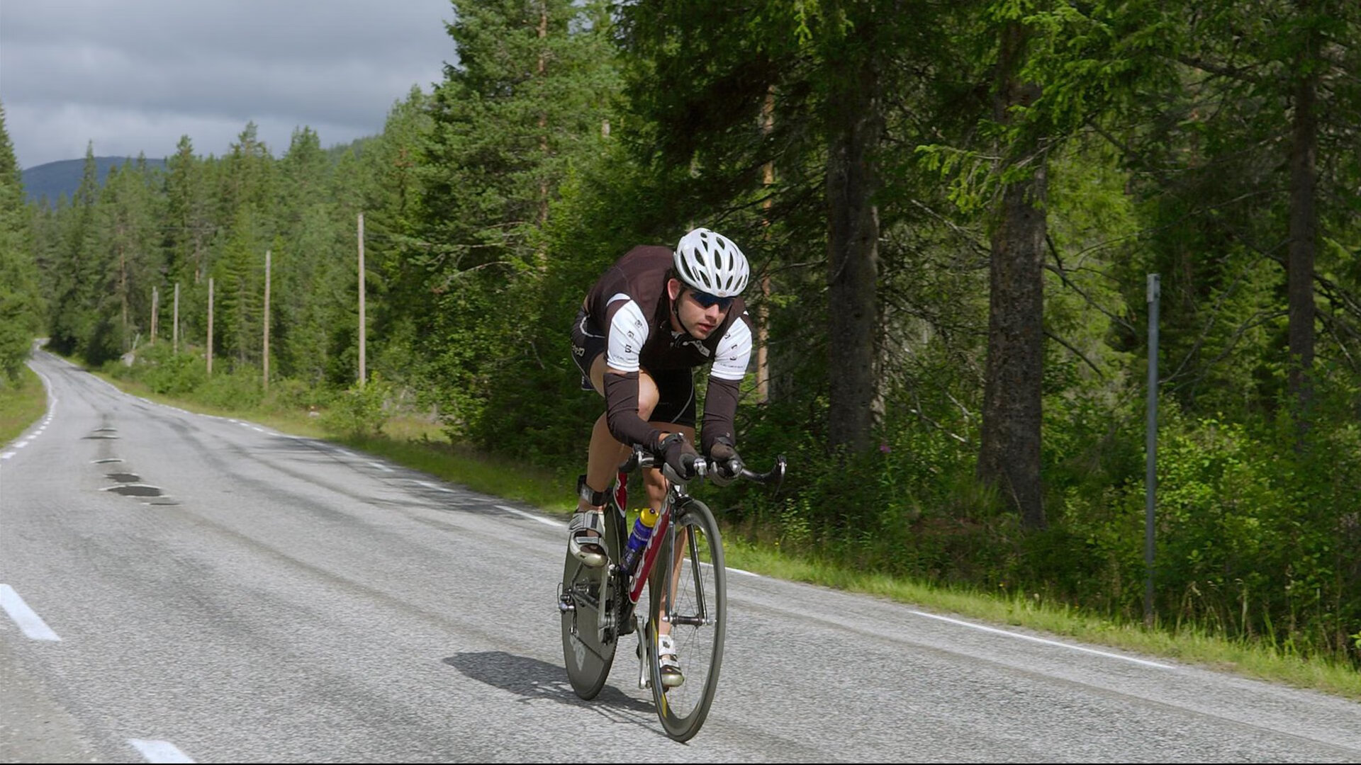 开云体育官网-老将的逆袭！穆勒欧冠半决赛压力下华丽爆发，诠释何为大场面先生